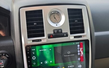 Chrysler 300C II, 2004 год, 1 400 000 рублей, 8 фотография