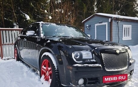 Chrysler 300C II, 2004 год, 1 400 000 рублей, 16 фотография