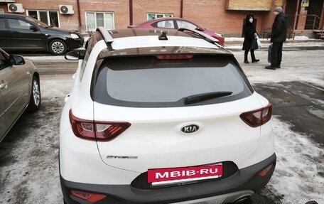 KIA Stonic, 2020 год, 1 540 000 рублей, 3 фотография