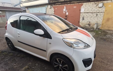 Peugeot 107 I рестайлинг, 2012 год, 680 000 рублей, 2 фотография