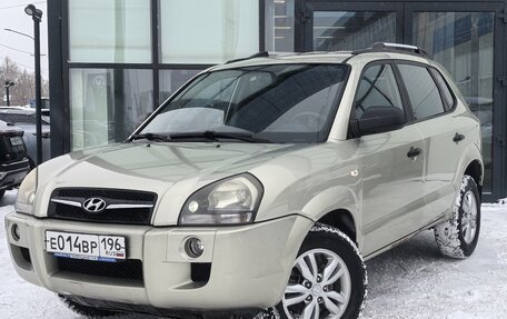 Hyundai Tucson III, 2008 год, 850 000 рублей, 1 фотография