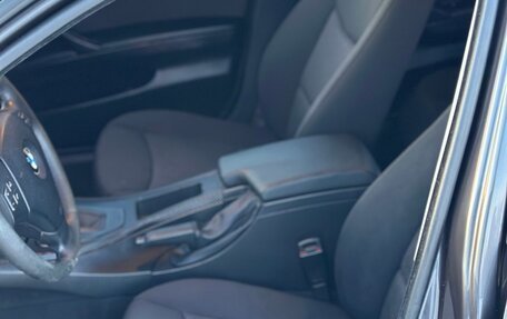 BMW 3 серия, 2005 год, 717 000 рублей, 18 фотография