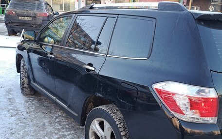 Toyota Highlander III, 2012 год, 1 700 000 рублей, 2 фотография