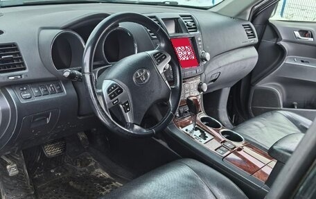 Toyota Highlander III, 2012 год, 1 700 000 рублей, 10 фотография
