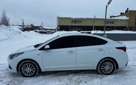 Hyundai Solaris II рестайлинг, 2018 год, 1 300 000 рублей, 2 фотография
