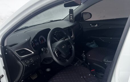 Hyundai Solaris II рестайлинг, 2018 год, 1 300 000 рублей, 4 фотография