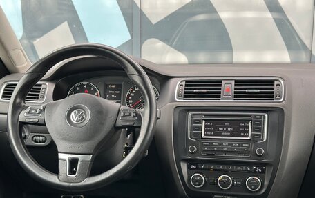Volkswagen Jetta VI, 2013 год, 965 000 рублей, 11 фотография
