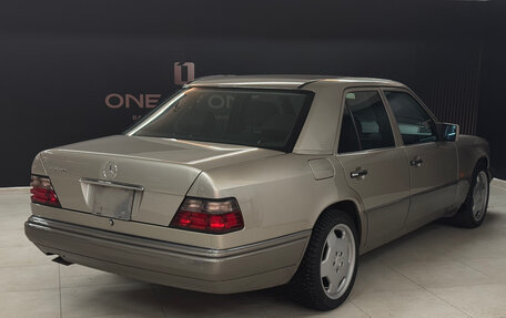 Mercedes-Benz E-Класс, 1995 год, 3 200 000 рублей, 6 фотография