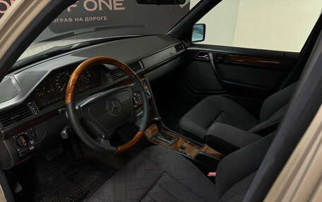 Mercedes-Benz E-Класс, 1995 год, 3 200 000 рублей, 10 фотография