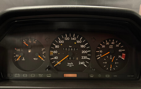 Mercedes-Benz E-Класс, 1995 год, 3 200 000 рублей, 13 фотография