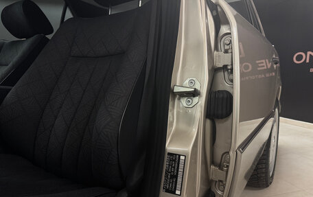 Mercedes-Benz E-Класс, 1995 год, 3 200 000 рублей, 5 фотография