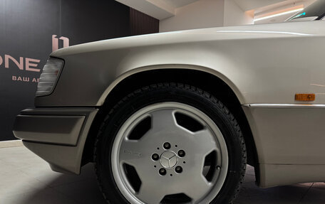 Mercedes-Benz E-Класс, 1995 год, 3 200 000 рублей, 23 фотография