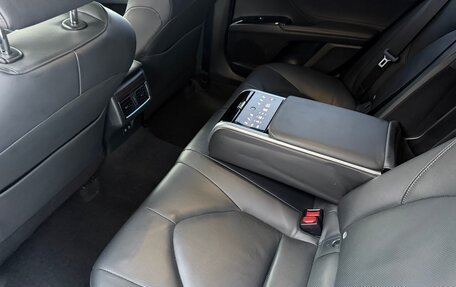 Toyota Camry, 2019 год, 3 290 000 рублей, 10 фотография