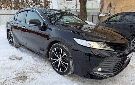 Toyota Camry, 2019 год, 3 290 000 рублей, 2 фотография