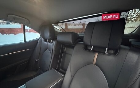 Toyota Camry, 2019 год, 3 290 000 рублей, 12 фотография