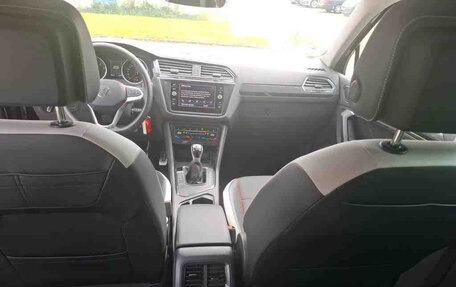 Volkswagen Tiguan II, 2022 год, 2 992 000 рублей, 11 фотография