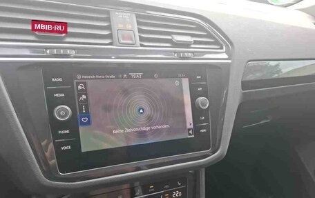 Volkswagen Tiguan II, 2022 год, 2 992 000 рублей, 10 фотография