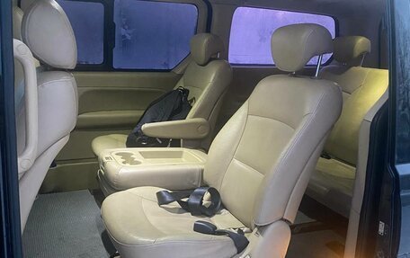 Hyundai Grand Starex Grand Starex I рестайлинг 2, 2012 год, 1 690 000 рублей, 2 фотография