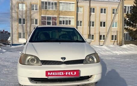 Toyota Platz, 2001 год, 360 000 рублей, 2 фотография