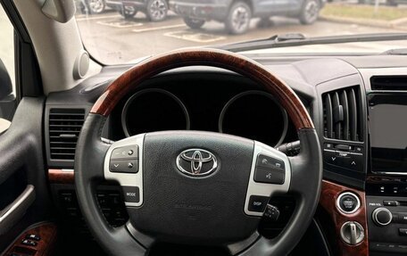 Toyota Land Cruiser 200, 2011 год, 3 599 900 рублей, 10 фотография