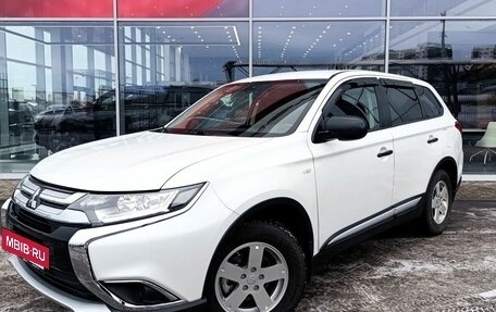 Mitsubishi Outlander III рестайлинг 3, 2018 год, 2 145 000 рублей, 5 фотография