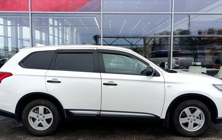 Mitsubishi Outlander III рестайлинг 3, 2018 год, 2 145 000 рублей, 10 фотография