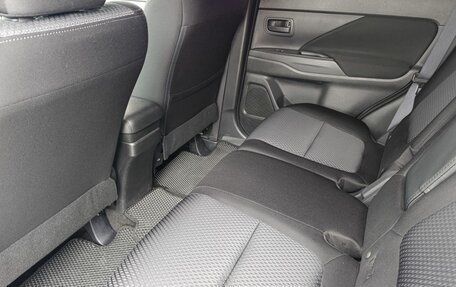 Mitsubishi Outlander III рестайлинг 3, 2018 год, 2 145 000 рублей, 27 фотография