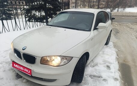 BMW 1 серия, 2011 год, 865 000 рублей, 1 фотография
