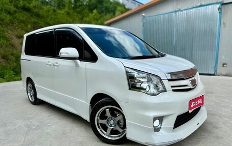 Toyota Noah III, 2013 год, 1 855 000 рублей, 1 фотография