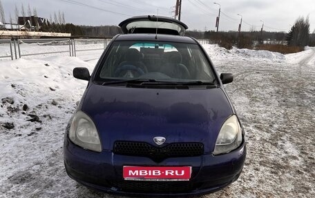 Toyota Vitz, 2000 год, 300 000 рублей, 1 фотография