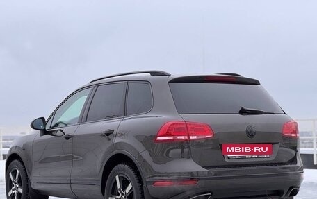 Volkswagen Touareg III, 2015 год, 2 090 000 рублей, 4 фотография