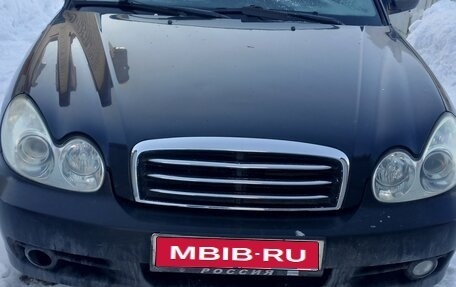 Hyundai Sonata IV рестайлинг, 2005 год, 450 000 рублей, 1 фотография