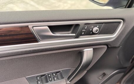 Volkswagen Touareg III, 2015 год, 2 090 000 рублей, 12 фотография