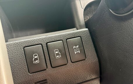 Toyota Noah III, 2013 год, 1 855 000 рублей, 21 фотография