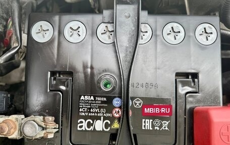 Toyota Noah III, 2013 год, 1 855 000 рублей, 16 фотография