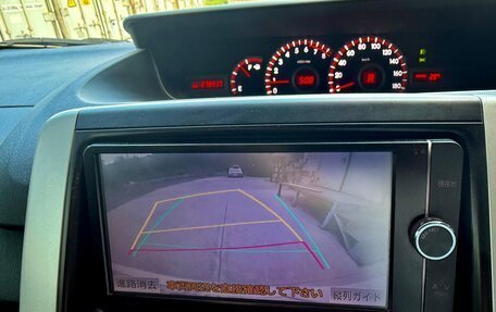 Toyota Noah III, 2013 год, 1 855 000 рублей, 35 фотография