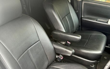 Toyota Noah III, 2013 год, 1 855 000 рублей, 26 фотография