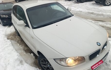 BMW 1 серия, 2011 год, 865 000 рублей, 2 фотография