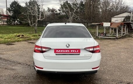 Skoda Superb III рестайлинг, 2015 год, 1 925 000 рублей, 2 фотография