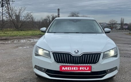 Skoda Superb III рестайлинг, 2015 год, 1 925 000 рублей, 3 фотография