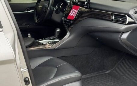 Toyota Camry, 2020 год, 2 400 000 рублей, 2 фотография