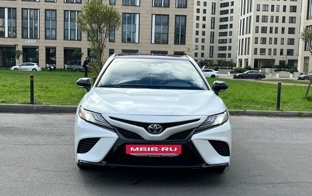 Toyota Camry, 2018 год, 2 200 000 рублей, 9 фотография