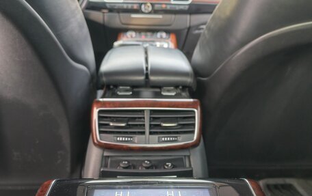 Audi A8, 2011 год, 1 400 000 рублей, 13 фотография