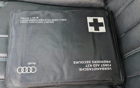 Audi A8, 2011 год, 1 400 000 рублей, 21 фотография