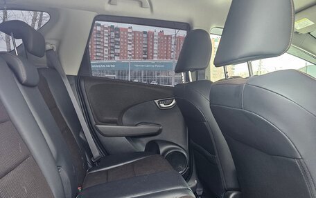 Honda Fit Shuttle I рестайлинг, 2013 год, 1 290 000 рублей, 19 фотография