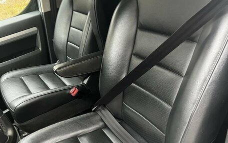 Peugeot Traveller I, 2021 год, 2 950 000 рублей, 9 фотография