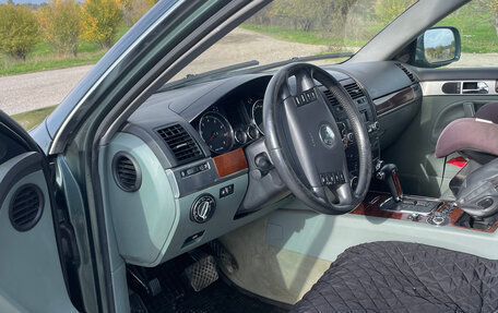 Volkswagen Touareg III, 2004 год, 800 000 рублей, 7 фотография