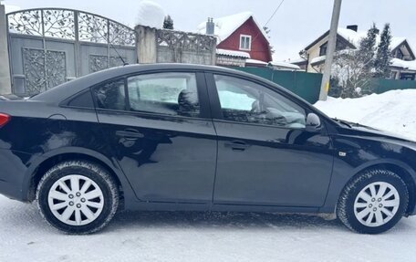 Chevrolet Cruze II, 2011 год, 635 000 рублей, 3 фотография