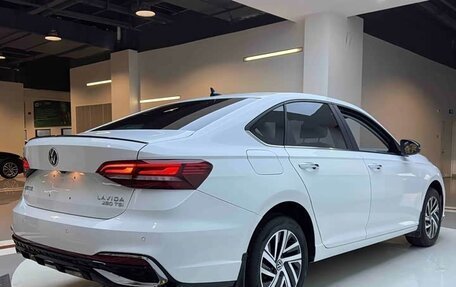 Volkswagen Lavida, 2023 год, 1 565 000 рублей, 2 фотография