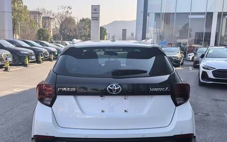 Toyota Yaris XP150 рестайлинг, 2022 год, 1 175 000 рублей, 3 фотография